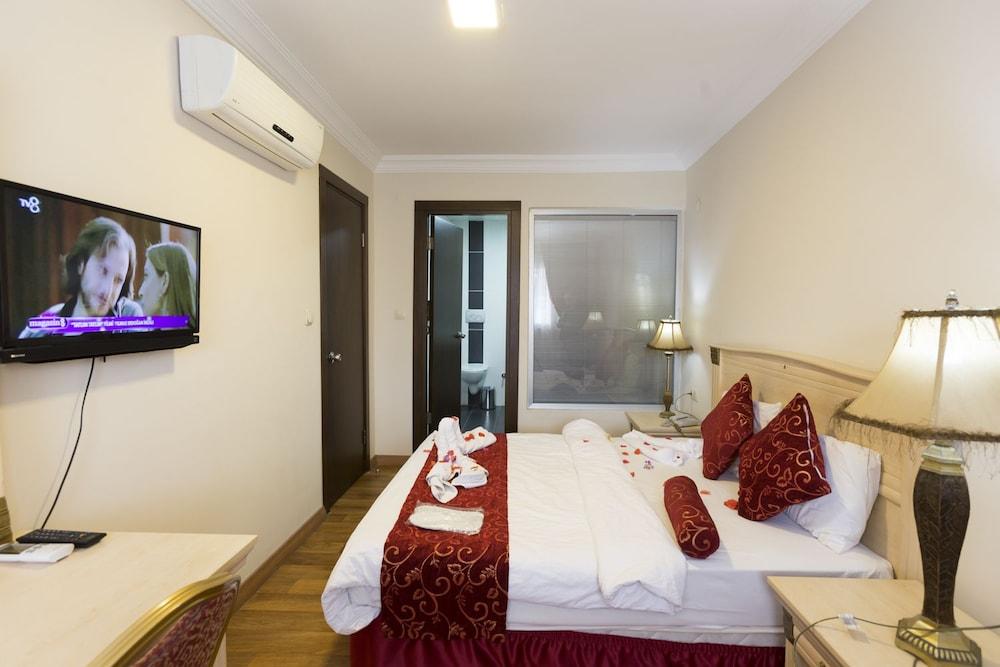 Duqqan Deluxe Hotel كوشاداسيه المظهر الخارجي الصورة