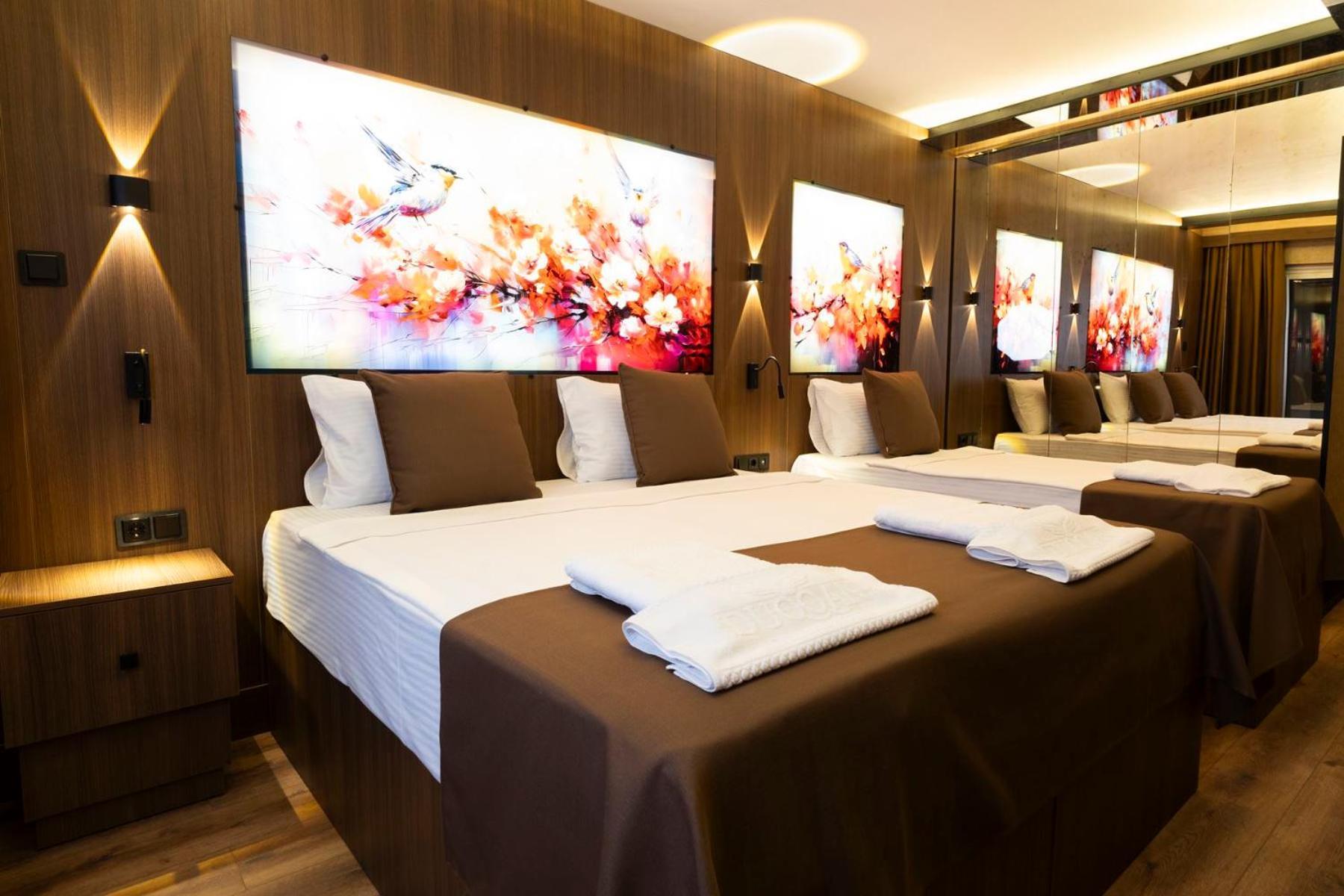 Duqqan Deluxe Hotel كوشاداسيه المظهر الخارجي الصورة