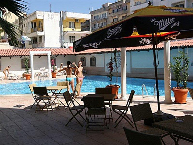 Duqqan Deluxe Hotel كوشاداسيه المظهر الخارجي الصورة