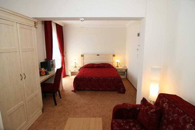 Duqqan Deluxe Hotel كوشاداسيه المظهر الخارجي الصورة