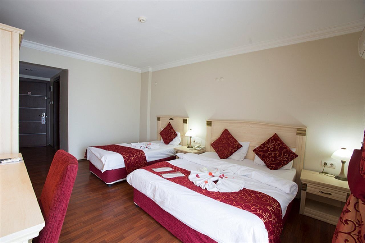 Duqqan Deluxe Hotel كوشاداسيه المظهر الخارجي الصورة